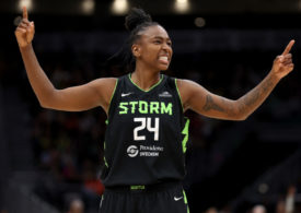 Jewell Loyd von den Seattle Storm jubelt